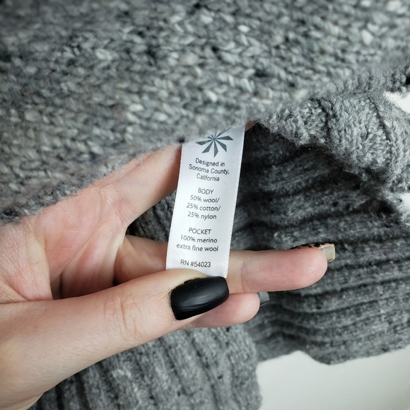 Athleta Donegal Passage Grey Wool Blend Turtleneck Poncho Sweater XXS / XS - Picture 5 of 7